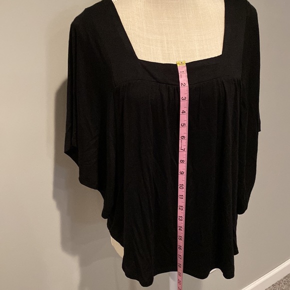 Universal Thread Short Sleeve Batwing Top Size: S - Picture 5 of 13
